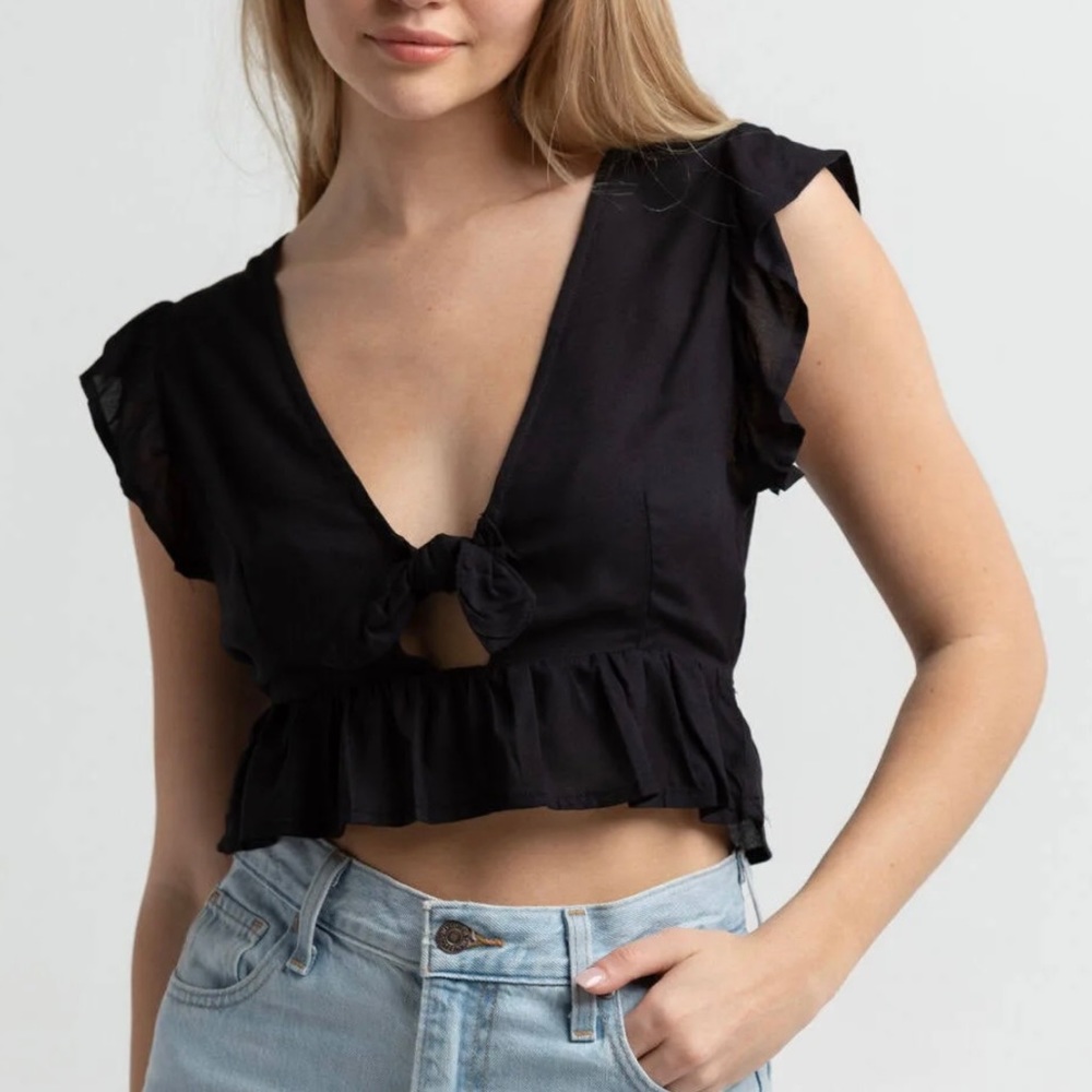 Roxy Womens Sweetest Love Top Crop Black Size L Deep V Neck Ruffle Shirt Short
